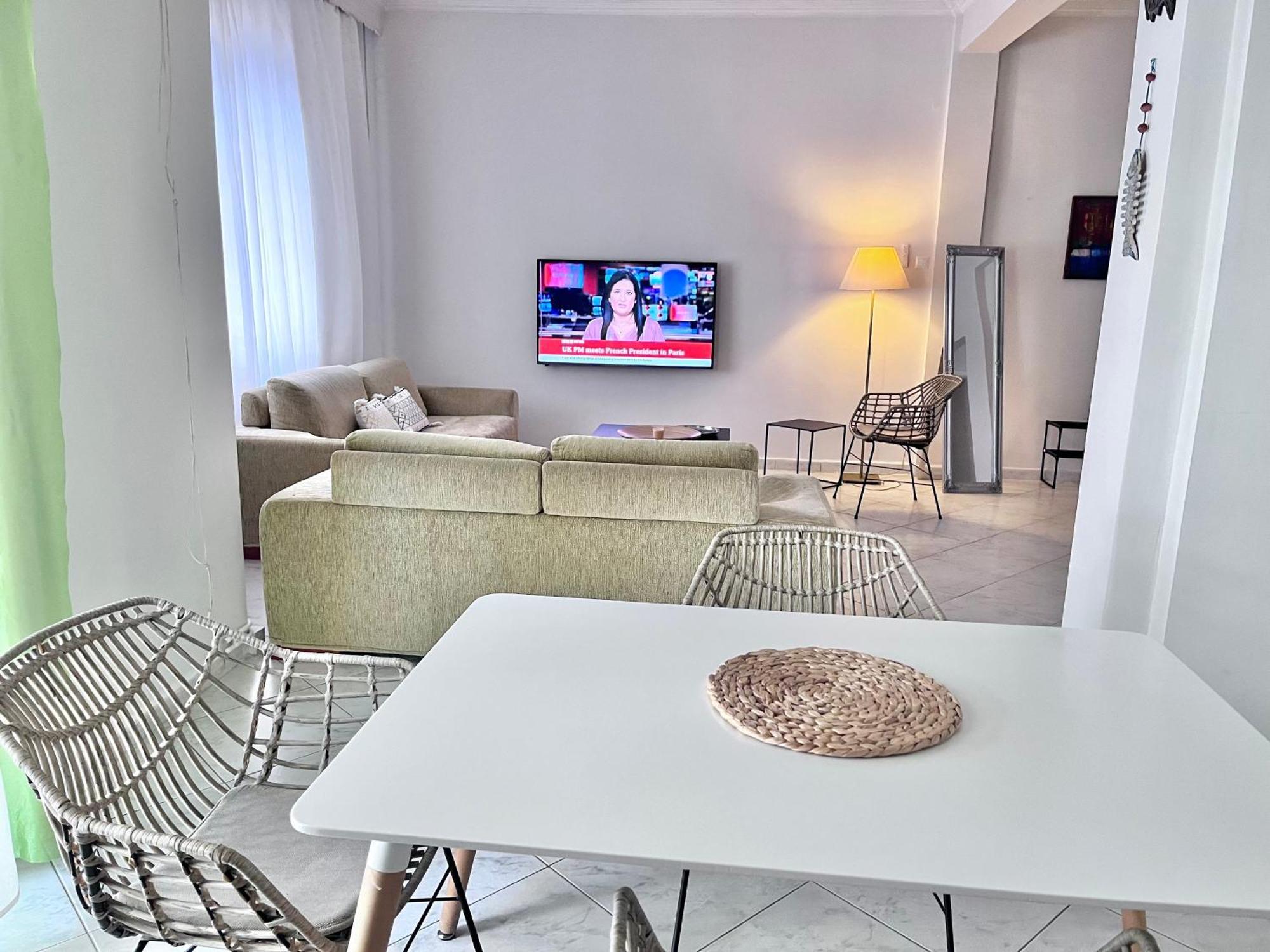 Central 7 - Stylish Apartment Comotini Exterior foto
