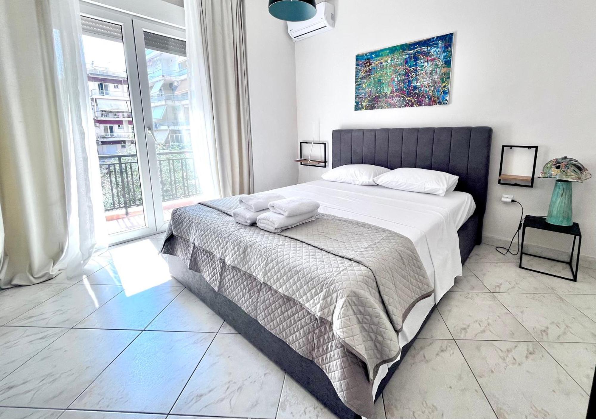 Central 7 - Stylish Apartment Comotini Exterior foto