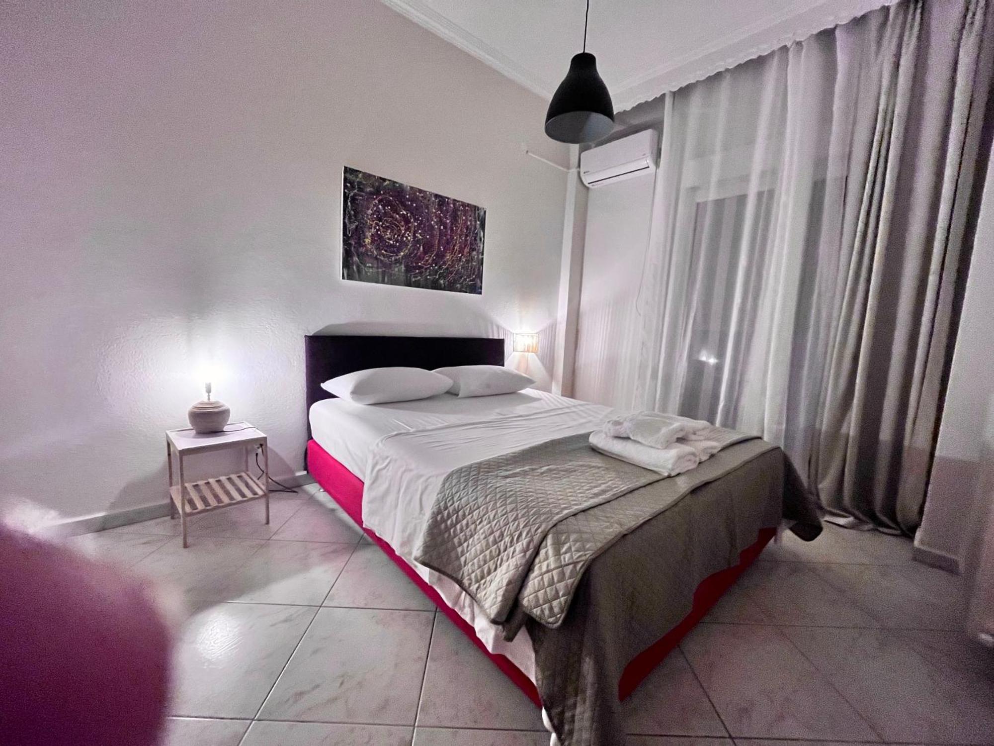 Central 7 - Stylish Apartment Comotini Exterior foto